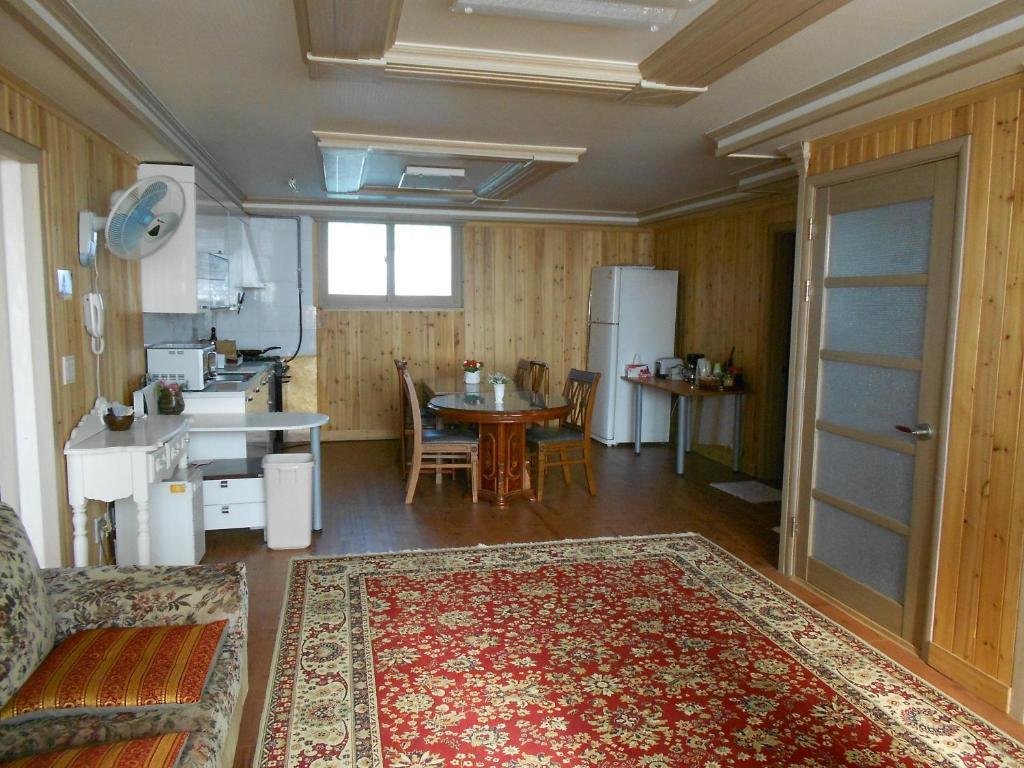 אינצ'ון Elvis Bnb חדר תמונה